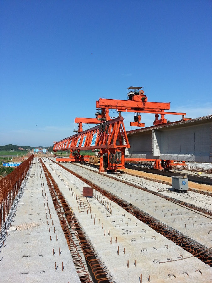 湖南湘潭安裝架橋機(jī)安全監(jiān)控系統(tǒng)現(xiàn)場圖片一