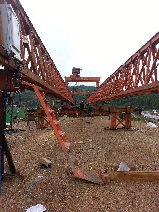 架橋機安全監(jiān)控管理系統(tǒng)安裝圖片