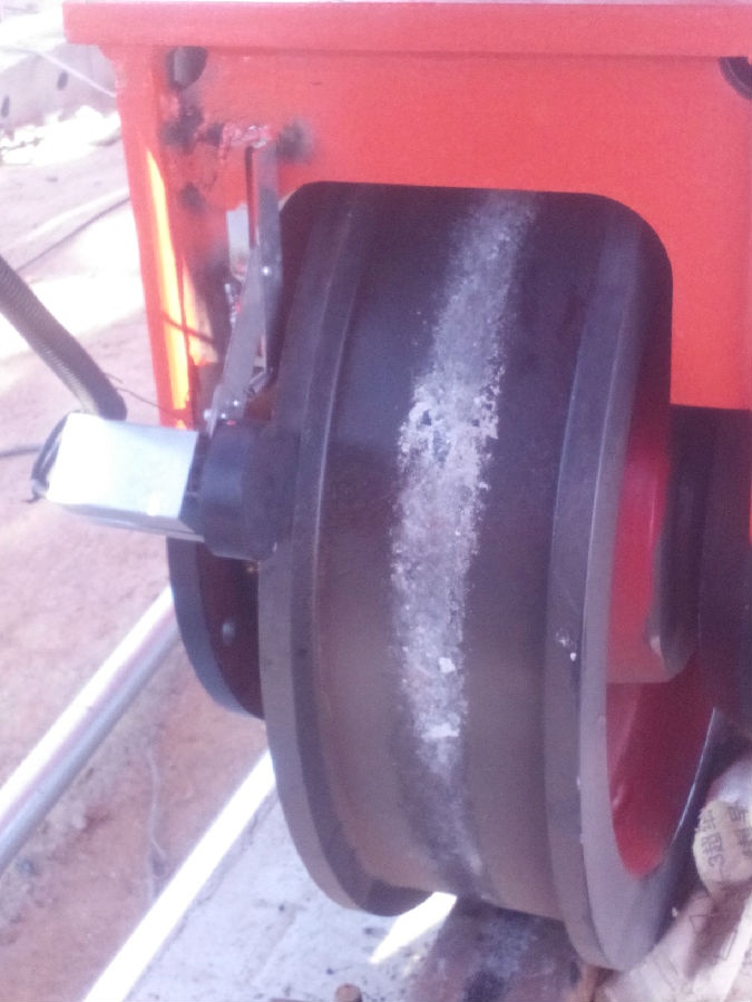 內(nèi)蒙古蘭石門式起重機安全監(jiān)控系統(tǒng)現(xiàn)場安裝圖九