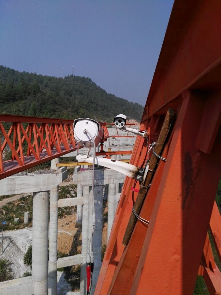 湖南湘西架橋機監(jiān)控系統(tǒng)現(xiàn)場安裝圖五